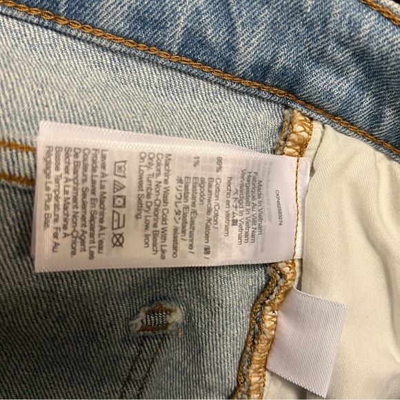 NWT Size 31  Madewell  The Perfect Jean Short in Fiore Wash: Destroyed Edition - Picture 7 of 8